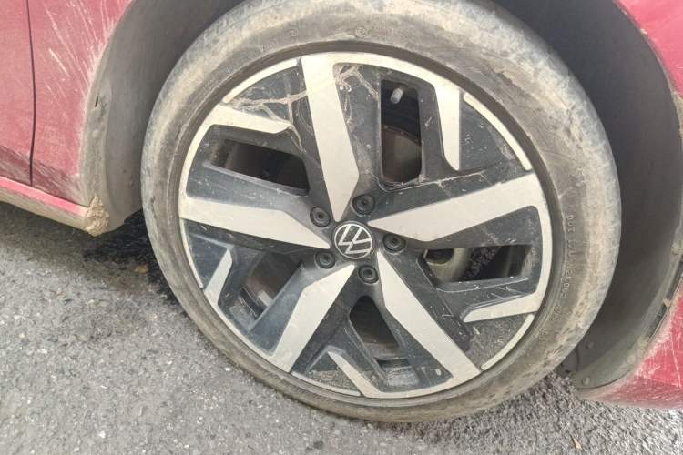 Used Volkswagen Lamando 2023 Lavida L 280TSI DSG Cool & Spicy Edition Right Front Wheel Hub