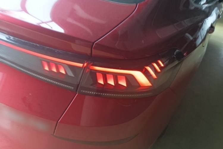 Used Volkswagen Lamando 2023 Lavida L 280TSI DSG Cool & Spicy Edition Right Rear Taillight