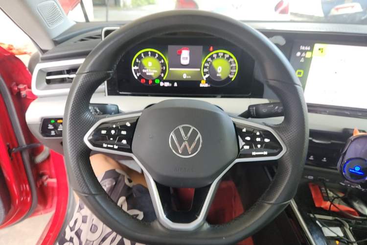 Used Volkswagen Lamando 2023 Lavida L 280TSI DSG Cool & Spicy Edition Steering Wheel
