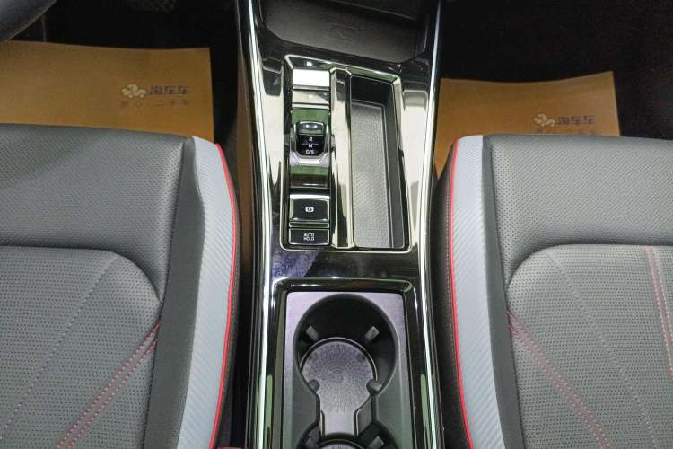 Used Volkswagen Lamando 2023 Lavida L 280TSI DSG Cool & Spicy Edition Gear Lever
