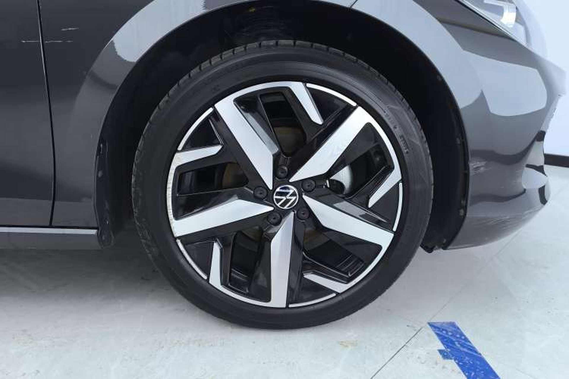Used Volkswagen Lamando 2023 Lavida L 280TSI DSG Cool & Spicy Edition Left Front Wheel Hub