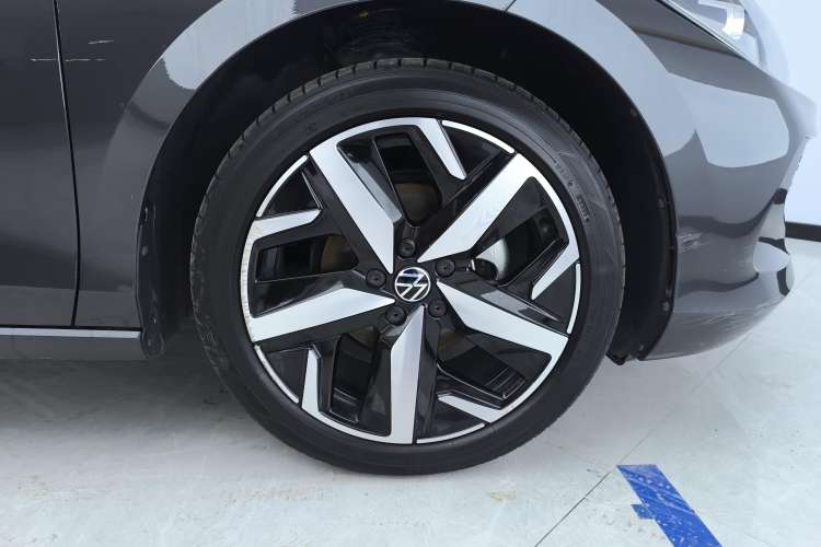 Used Volkswagen Lamando 2023 Lavida L 280TSI DSG Cool & Spicy Edition Left Rear Wheel Hub