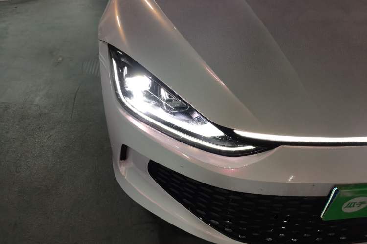 Used Volkswagen Lamando 2023 Lavida L 280TSI DSG Cool & Spicy Edition Right Front Headlight