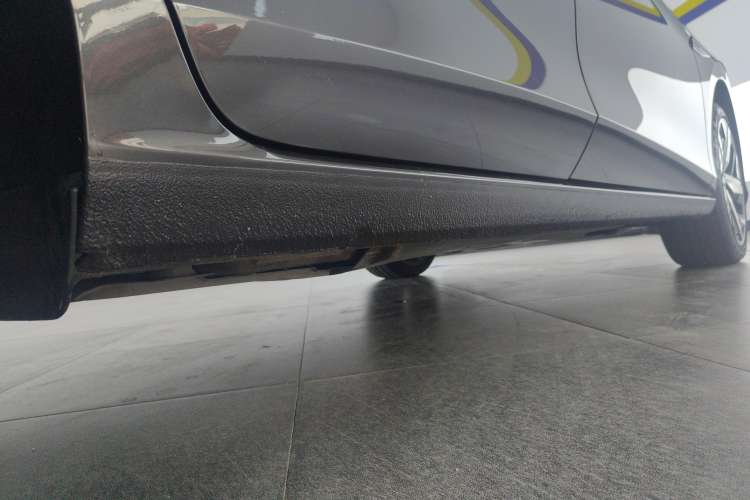 Used Volkswagen Lamando 2023 Lavida L 280TSI DSG Cool & Spicy Edition Right Side Sill