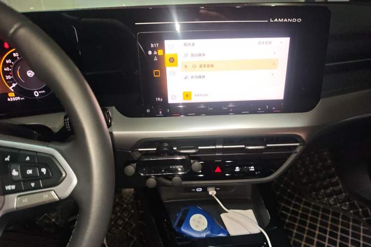 Used Volkswagen Lamando 2023 Lavida L 280TSI DSG Spicy Edition Audio And AC Panel