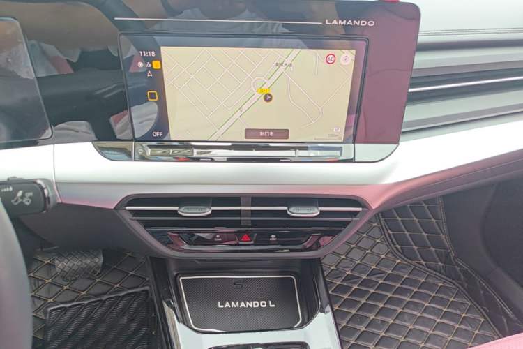 Used Volkswagen Lamando 2023 Lavida L 280TSI DSG Spicy Edition Audio And AC Panel