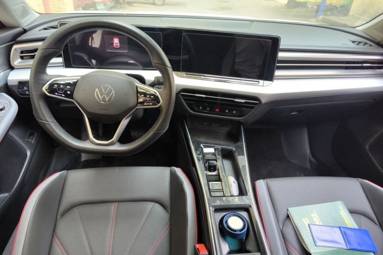 Used Volkswagen Lamando 2023 Lavida L 280TSI DSG Cool & Spicy Edition Center Console