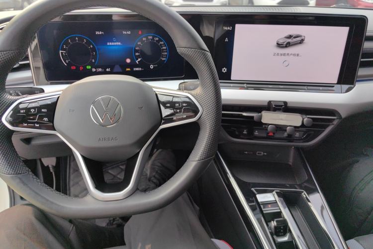 Used Volkswagen Lamando 2023 Lavida L 280TSI DSG Cool & Spicy Edition Center Console