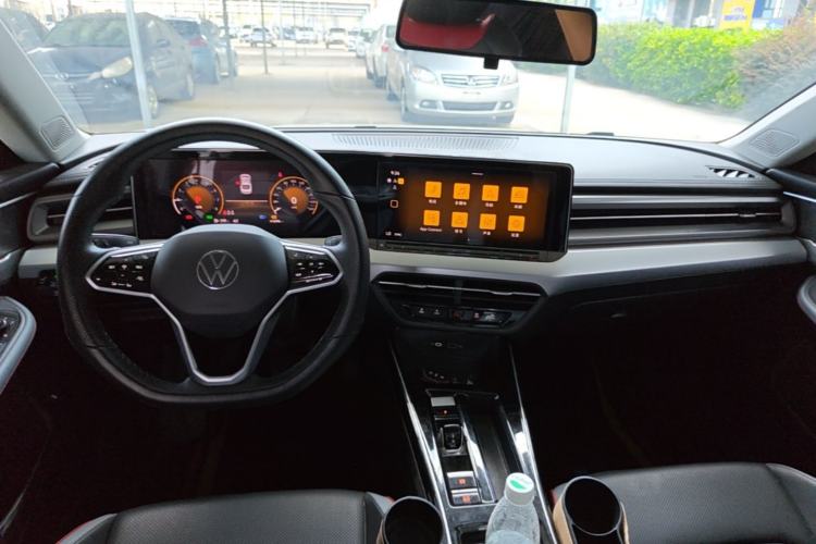 Used Volkswagen Lamando 2023 Lavida L 280TSI DSG Cool & Spicy Edition Center Console
