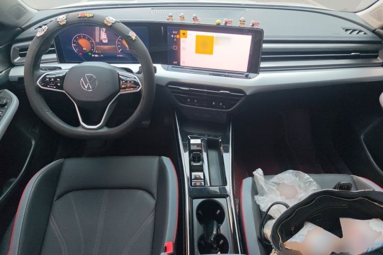 Used Volkswagen Lamando 2023 Lavida L 280TSI DSG Cool & Spicy Edition Center Console