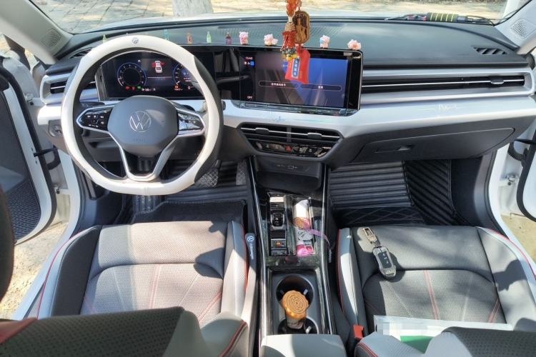 Used Volkswagen Lamando 2023 Lavida L 280TSI DSG Cool & Spicy Edition Center Console