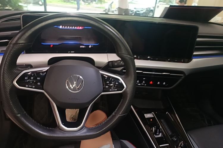 Used Volkswagen Lamando 2023 Lavida L 280TSI DSG Cool & Spicy Edition Center Console