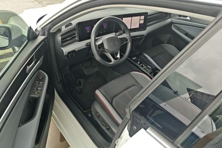Used Volkswagen Lamando 2023 Lavida L 280TSI DSG Cool & Spicy Edition Driver Seat