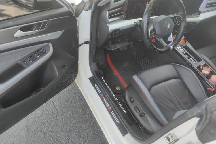 Used Volkswagen Lamando 2023 Lavida L 280TSI DSG Cool & Spicy Edition Driver Seat