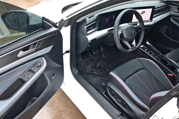 Used Volkswagen Lamando 2023 Lavida L 280TSI DSG Cool & Spicy Edition Driver Seat