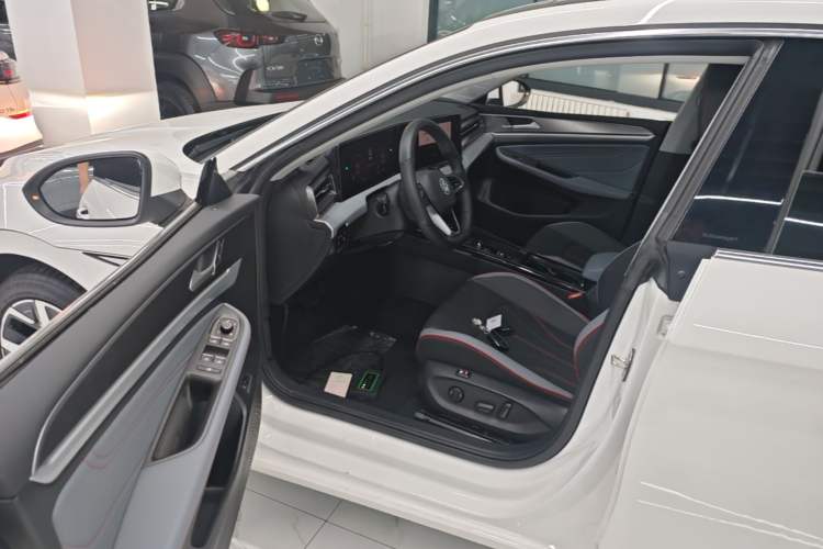 Used Volkswagen Lamando 2023 Lavida L 280TSI DSG Cool & Spicy Edition Driver Seat