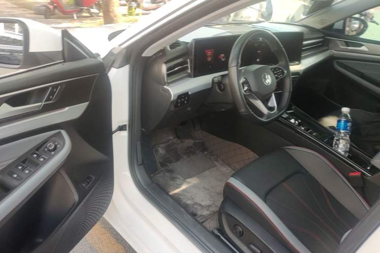 Used Volkswagen Lamando 2023 Lavida L 280TSI DSG Cool & Spicy Edition Driver Seat