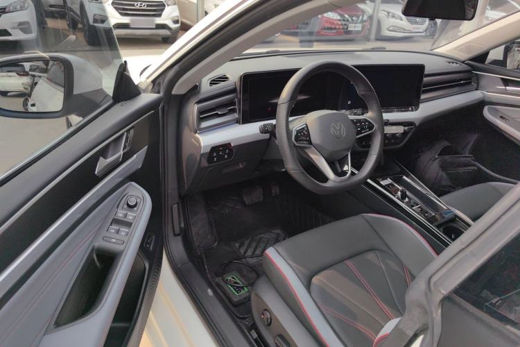 Used Volkswagen Lamando 2023 Lavida L 280TSI DSG Cool & Spicy Edition Driver Seat
