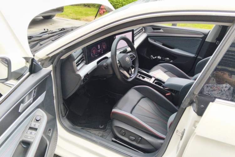 Used Volkswagen Lamando 2023 Lavida L 280TSI DSG Cool & Spicy Edition Driver Seat