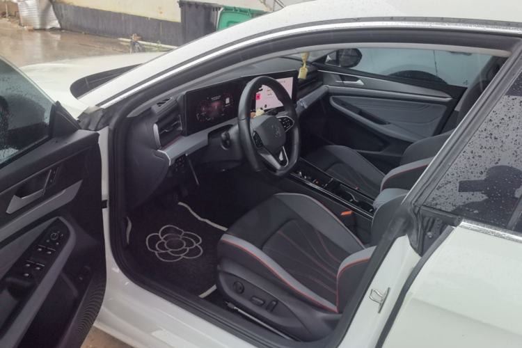 Used Volkswagen Lamando 2023 Lavida L 280TSI DSG Cool & Spicy Edition Driver Seat