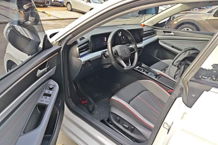 Used Volkswagen Lamando 2023 Lavida L 280TSI DSG Cool & Spicy Edition Driver Seat