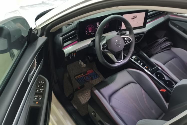 Used Volkswagen Lamando 2023 Lavida L 280TSI DSG Cool & Spicy Edition Driver Seat