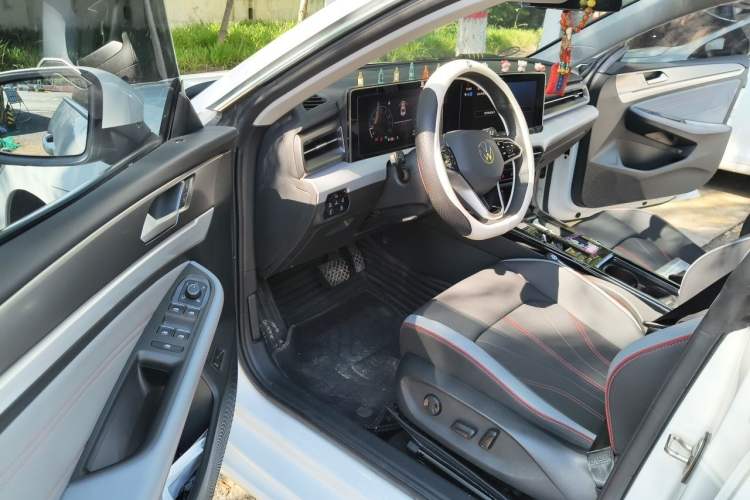 Used Volkswagen Lamando 2023 Lavida L 280TSI DSG Cool & Spicy Edition Driver Seat