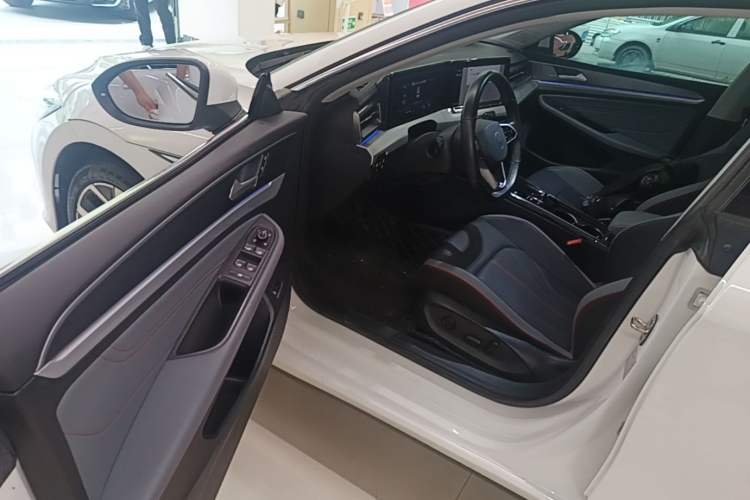 Used Volkswagen Lamando 2023 Lavida L 280TSI DSG Cool & Spicy Edition Driver Seat