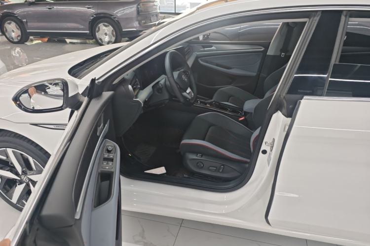 Used Volkswagen Lamando 2023 Lavida L 280TSI DSG Cool & Spicy Edition Driver Seat
