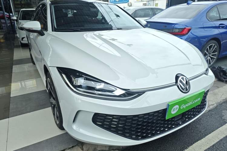 Used Volkswagen Lamando 2023 Lavida L 280TSI DSG Cool & Spicy Edition Front Right 45 Deg