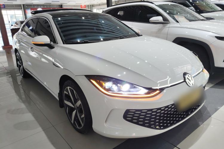 Used Volkswagen Lamando 2023 Lavida L 280TSI DSG Cool & Spicy Edition Front Right 45 Deg