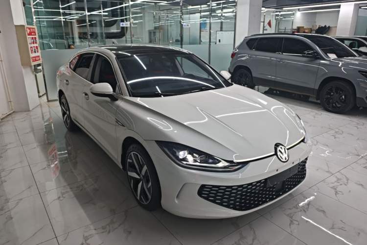 Used Volkswagen Lamando 2023 Lavida L 280TSI DSG Cool & Spicy Edition Front Right 45 Deg