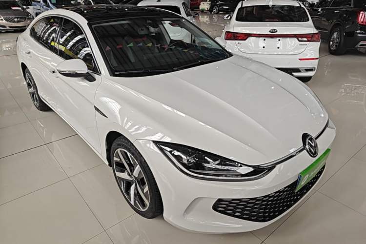 Used Volkswagen Lamando 2023 Lavida L 280TSI DSG Cool & Spicy Edition Front Right 45 Deg