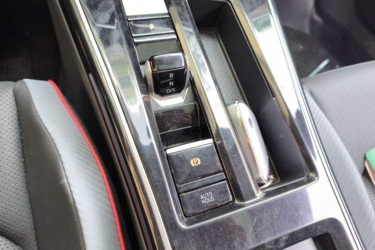 Used Volkswagen Lamando 2023 Lavida L 280TSI DSG Cool & Spicy Edition Gear Lever