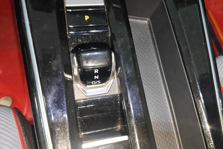 Used Volkswagen Lamando 2023 Lavida L 280TSI DSG Cool & Spicy Edition Gear Lever