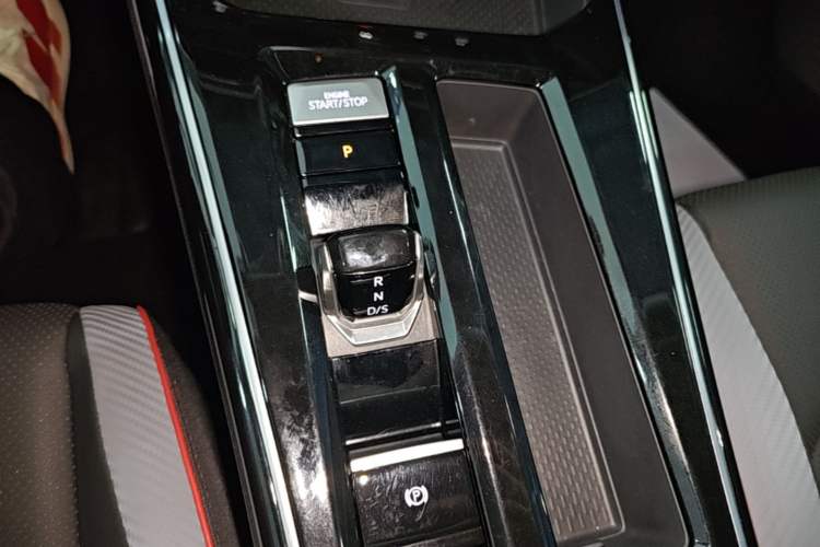 Used Volkswagen Lamando 2023 Lavida L 280TSI DSG Cool & Spicy Edition Gear Lever