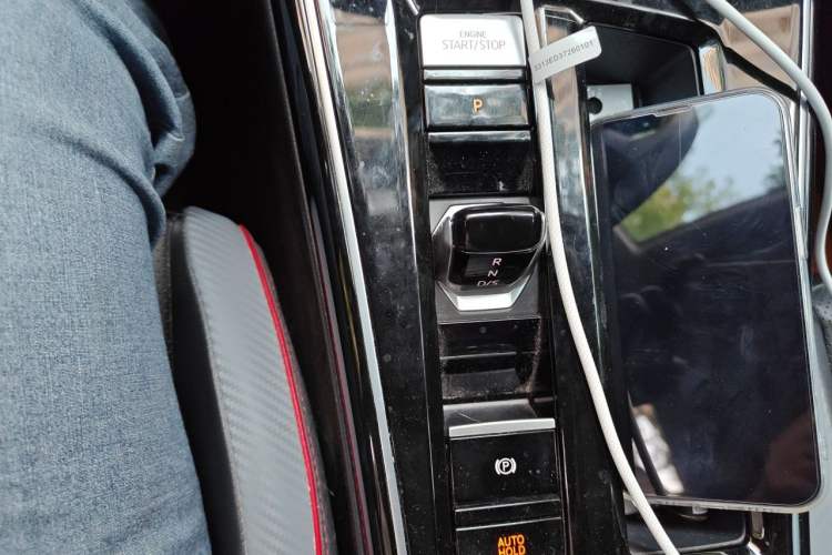 Used Volkswagen Lamando 2023 Lavida L 280TSI DSG Cool & Spicy Edition Gear Lever