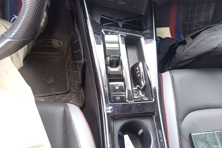 Used Volkswagen Lamando 2023 Lavida L 280TSI DSG Cool & Spicy Edition Gear Lever
