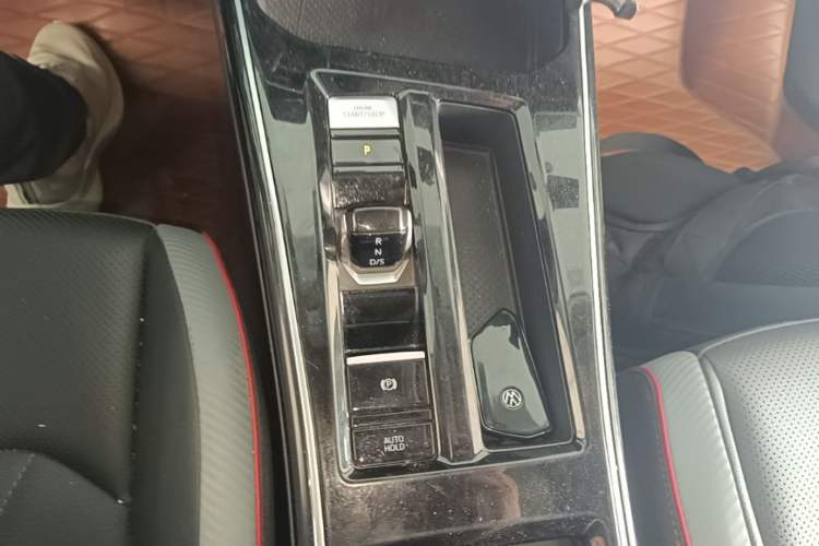 Used Volkswagen Lamando 2023 Lavida L 280TSI DSG Cool & Spicy Edition Gear Lever