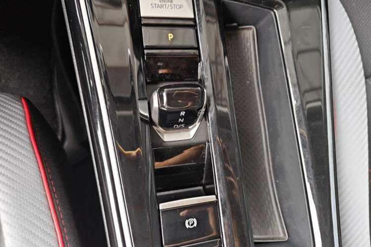 Used Volkswagen Lamando 2023 Lavida L 280TSI DSG Cool & Spicy Edition Gear Lever
