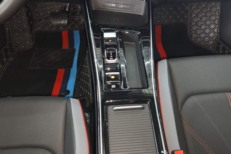 Used Volkswagen Lamando 2023 Lavida L 280TSI DSG Cool & Spicy Edition Gear Lever
