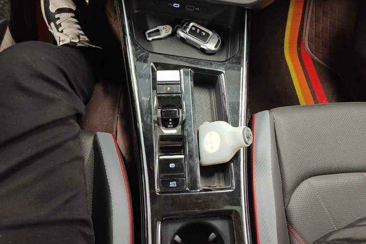 Used Volkswagen Lamando 2023 Lavida L 280TSI DSG Cool & Spicy Edition Gear Lever