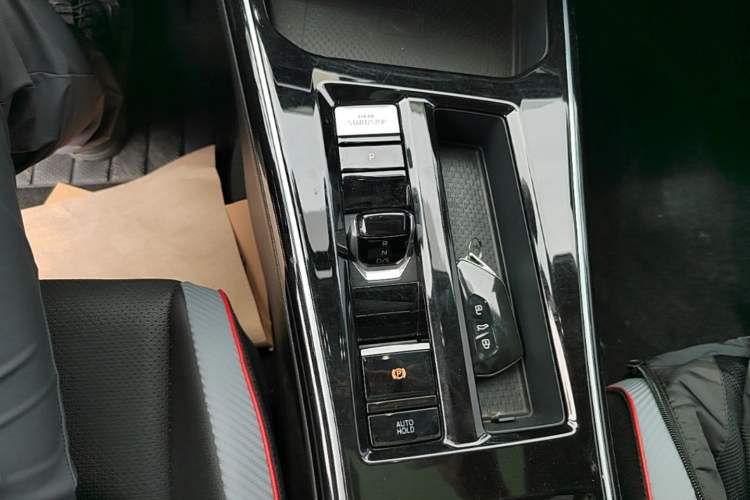 Used Volkswagen Lamando 2023 Lavida L 280TSI DSG Cool & Spicy Edition Gear Lever
