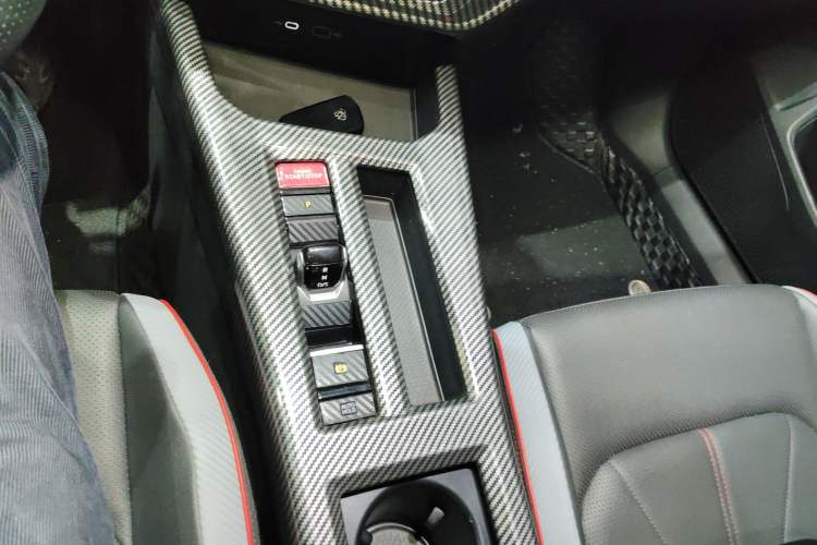Used Volkswagen Lamando 2023 Lavida L 280TSI DSG Cool & Spicy Edition Gear Lever