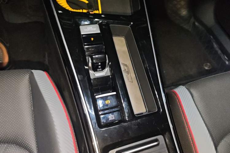 Used Volkswagen Lamando 2023 Lavida L 280TSI DSG Cool & Spicy Edition Gear Lever