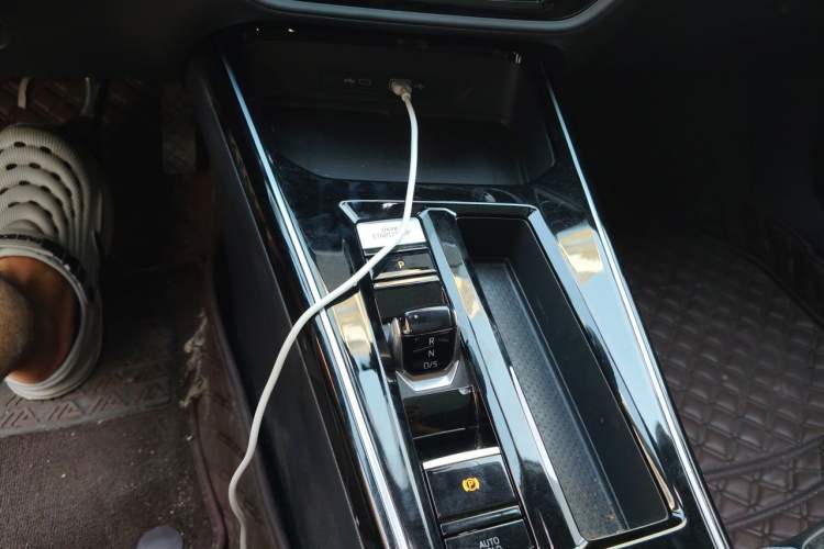 Used Volkswagen Lamando 2023 Lavida L 280TSI DSG Cool & Spicy Edition Gear Lever