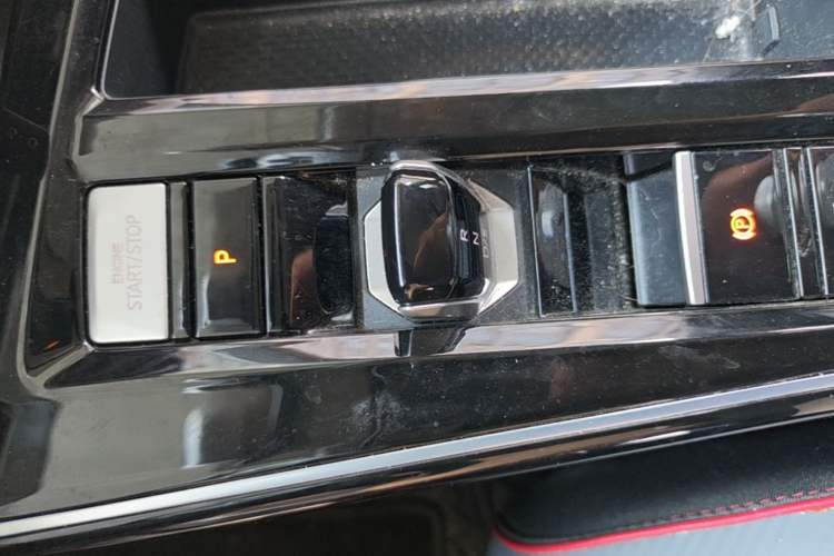 Used Volkswagen Lamando 2023 Lavida L 280TSI DSG Cool & Spicy Edition Gear Lever