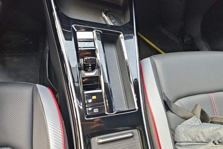 Used Volkswagen Lamando 2023 Lavida L 280TSI DSG Cool & Spicy Edition Gear Lever