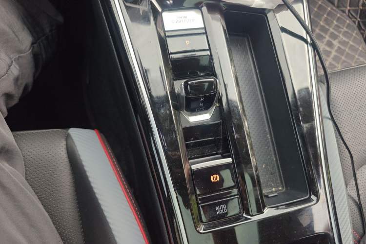 Used Volkswagen Lamando 2023 Lavida L 280TSI DSG Cool & Spicy Edition Gear Lever