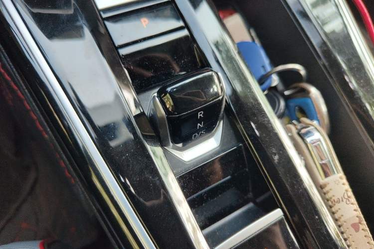 Used Volkswagen Lamando 2023 Lavida L 280TSI DSG Cool & Spicy Edition Gear Lever
